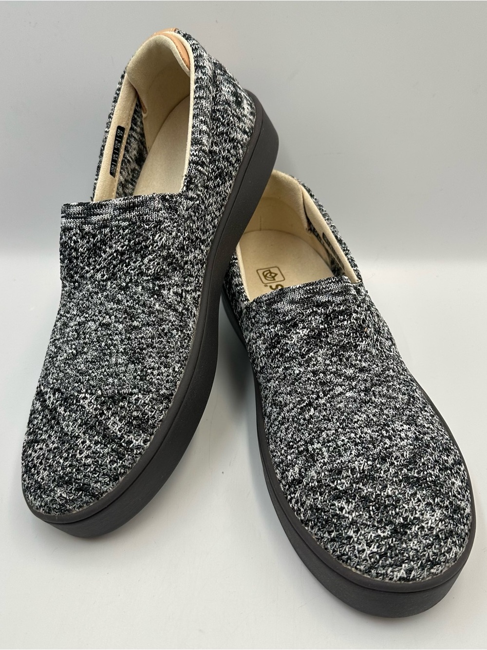 Spenco Coastal Slip On Sneaker Womens 6B Black Gray Fabric Orthotic Ltwt Flat